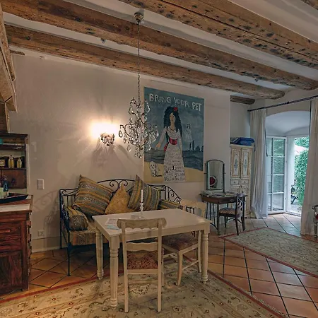 Orphee Andreasstadel מלון 3*