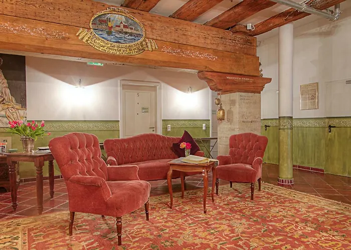 Orphee Andreasstadel فندق