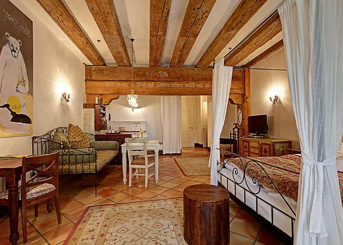 Orphee Andreasstadel فندق