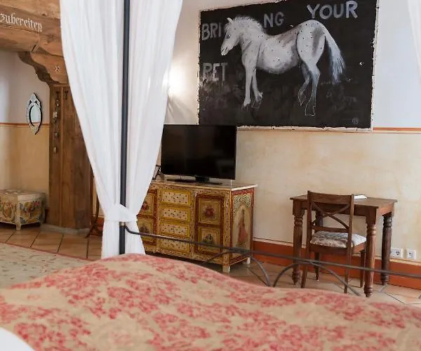 Orphee Andreasstadel فندق